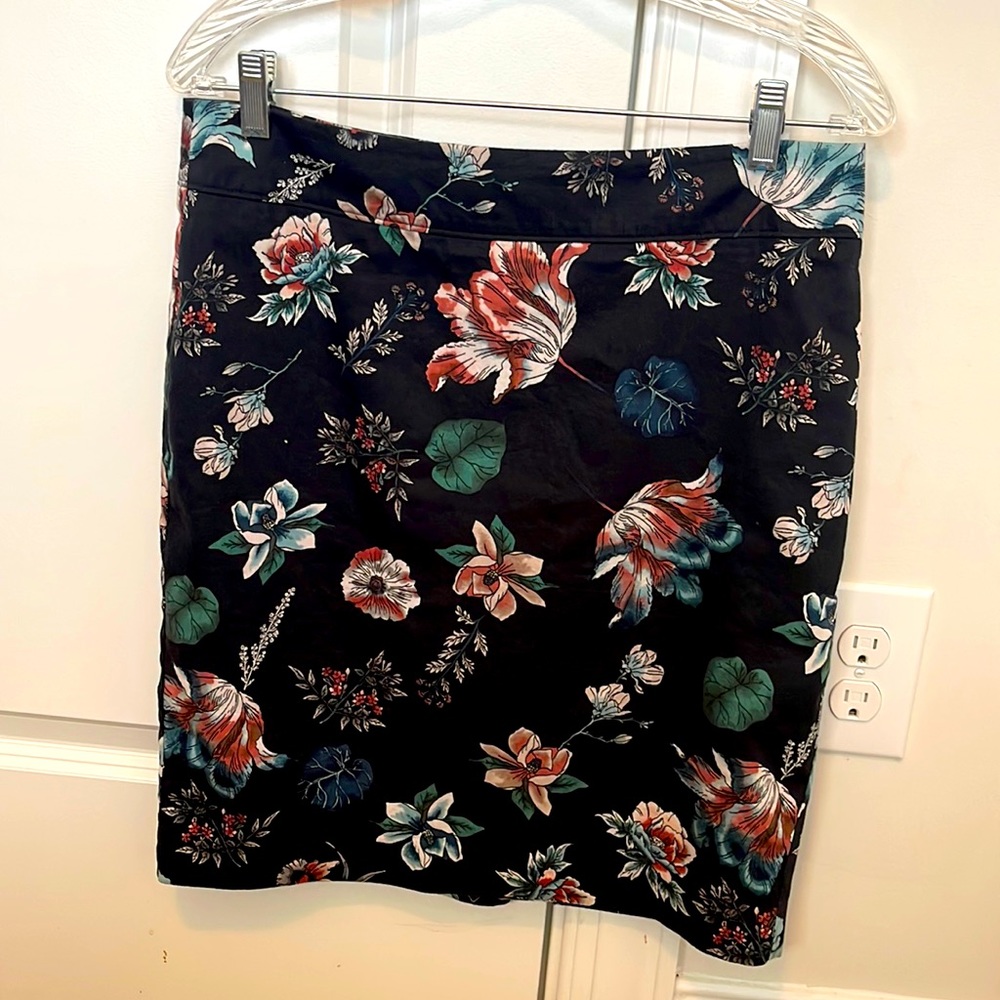 Loft pencil skirt